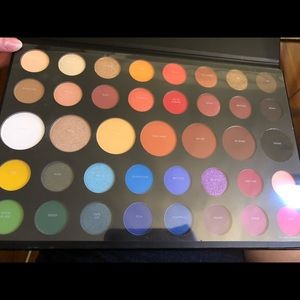 Morphe- James Charles palette